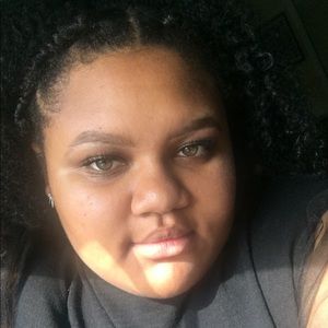 Meet your Posher, Jade